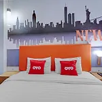 Super Oyo Capital O 3905 Graha 100 Guest House Syariah