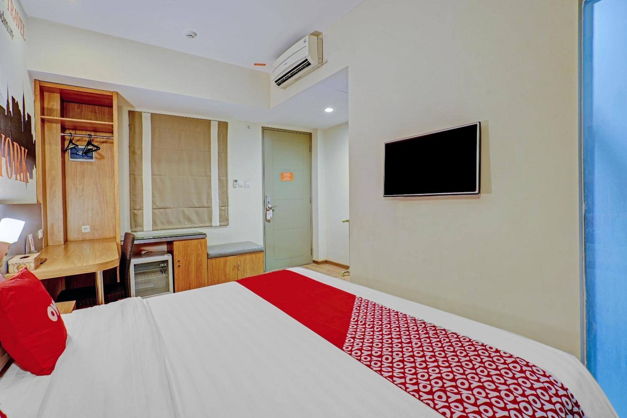 Super Oyo Capital O 3905 Graha 100 Syariah Hotel