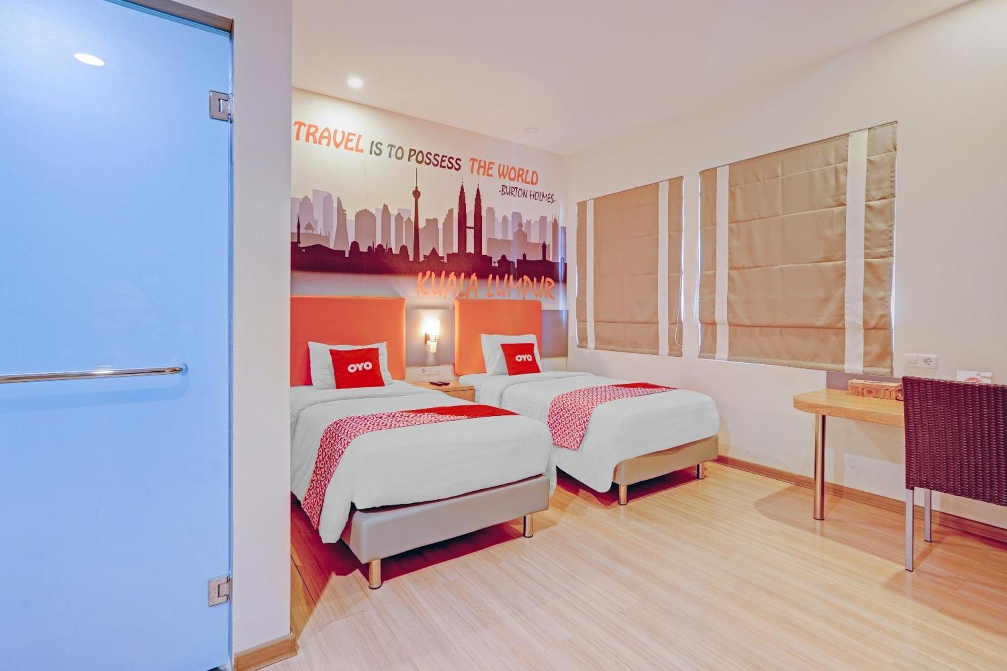 Super Oyo Capital O 3905 Graha 100 Syariah Hotel 2*