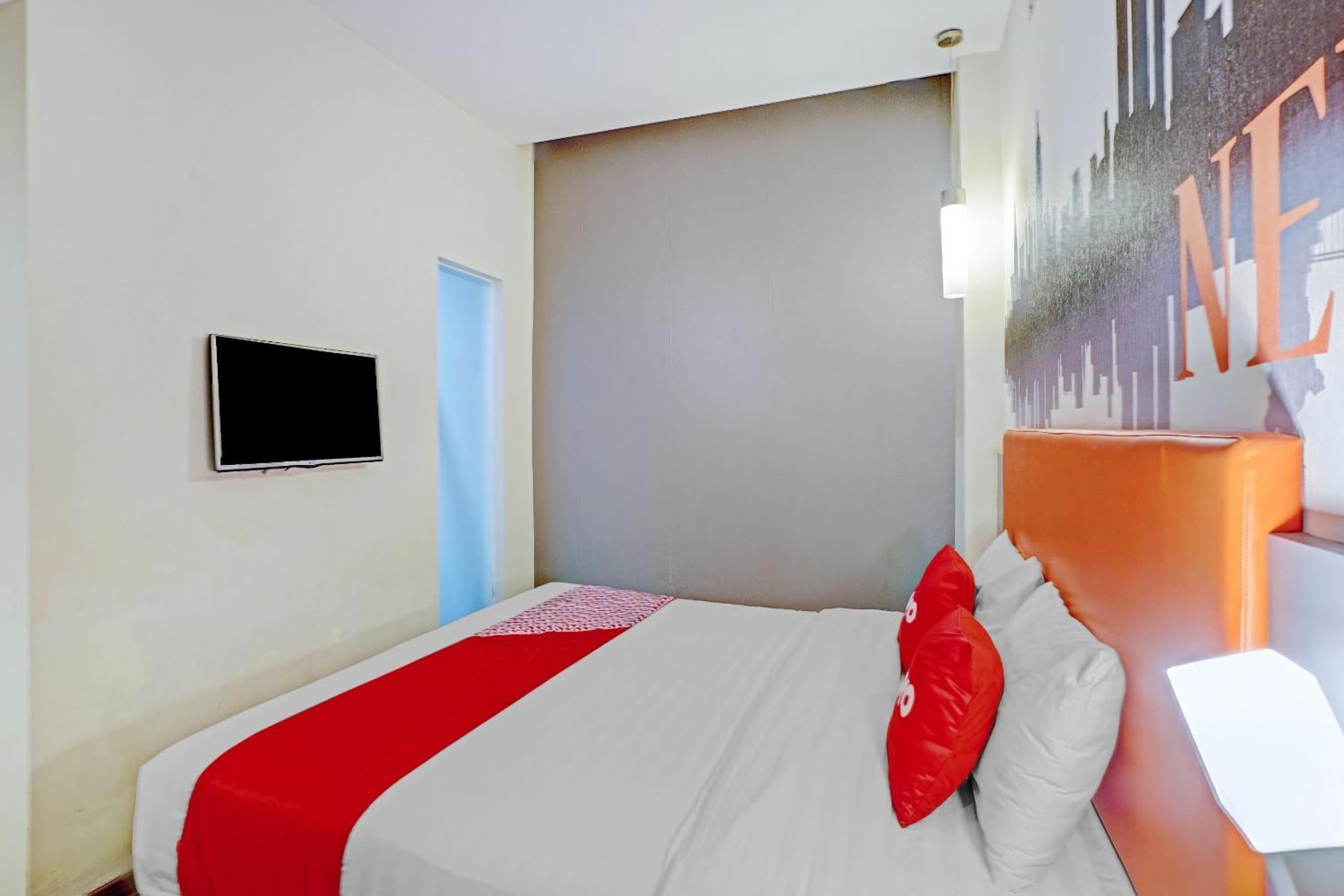 Super Oyo Capital O 3905 Graha 100 Syariah 2* Surabaya