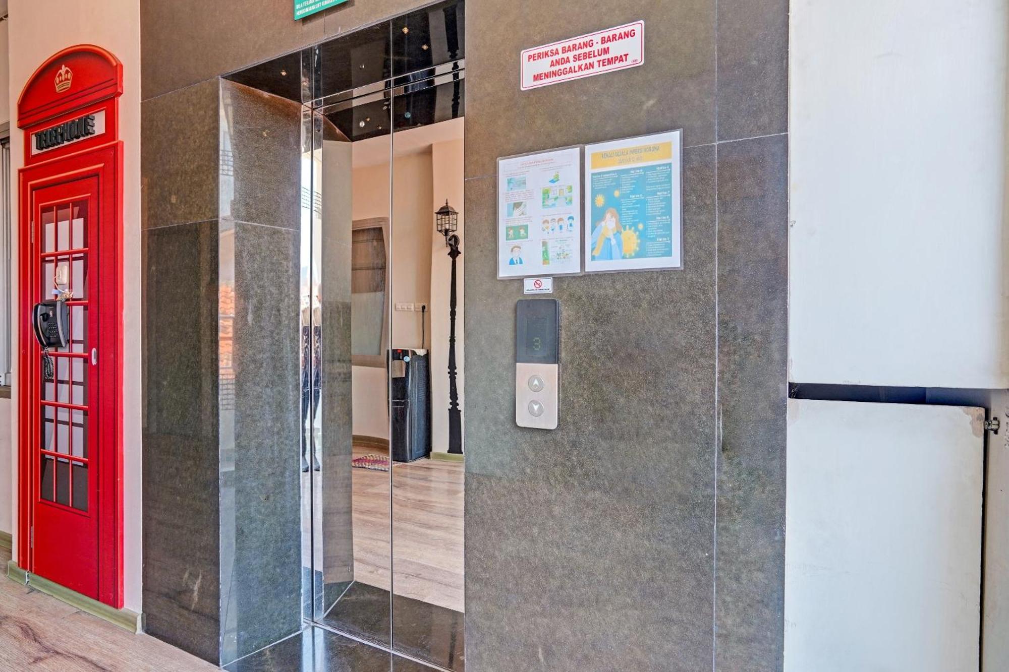 Hotel Super Oyo Capital O 3905 Graha 100 Syariah 2*